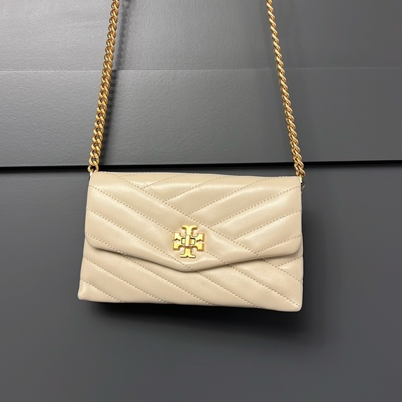 Tory Burch Handbags - Tory Burch Kira Chevron Chain Wallet